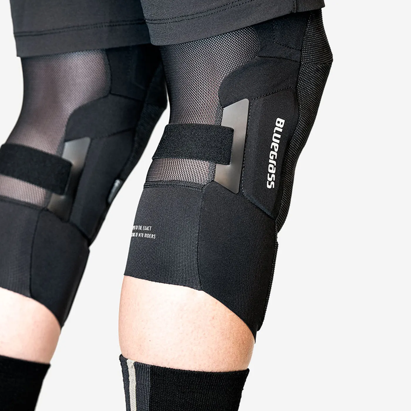 Bluegrass Aura Core knee guard - Black