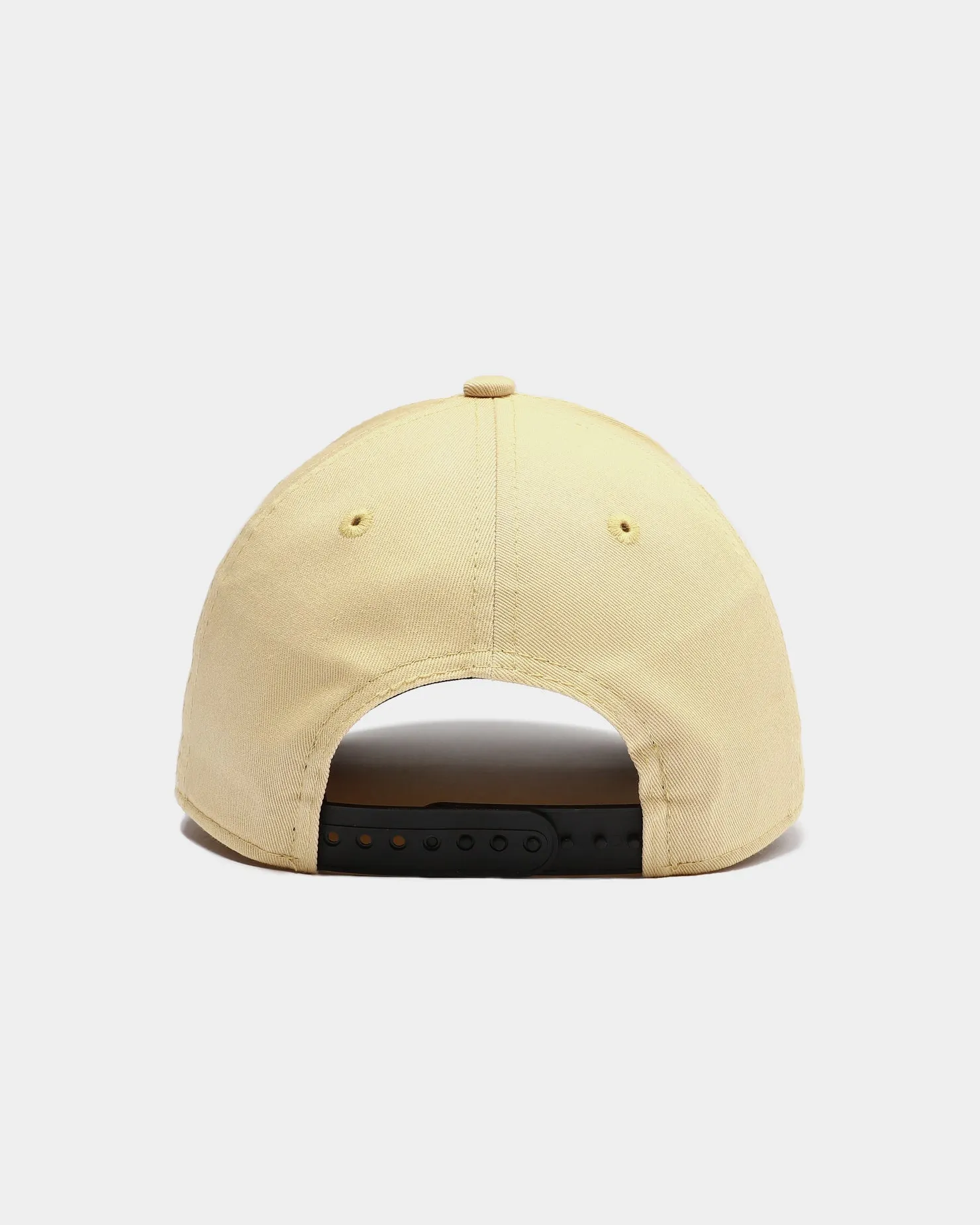 New Era Women's New York Yankees 9FORTY Snapback Vegas Gold