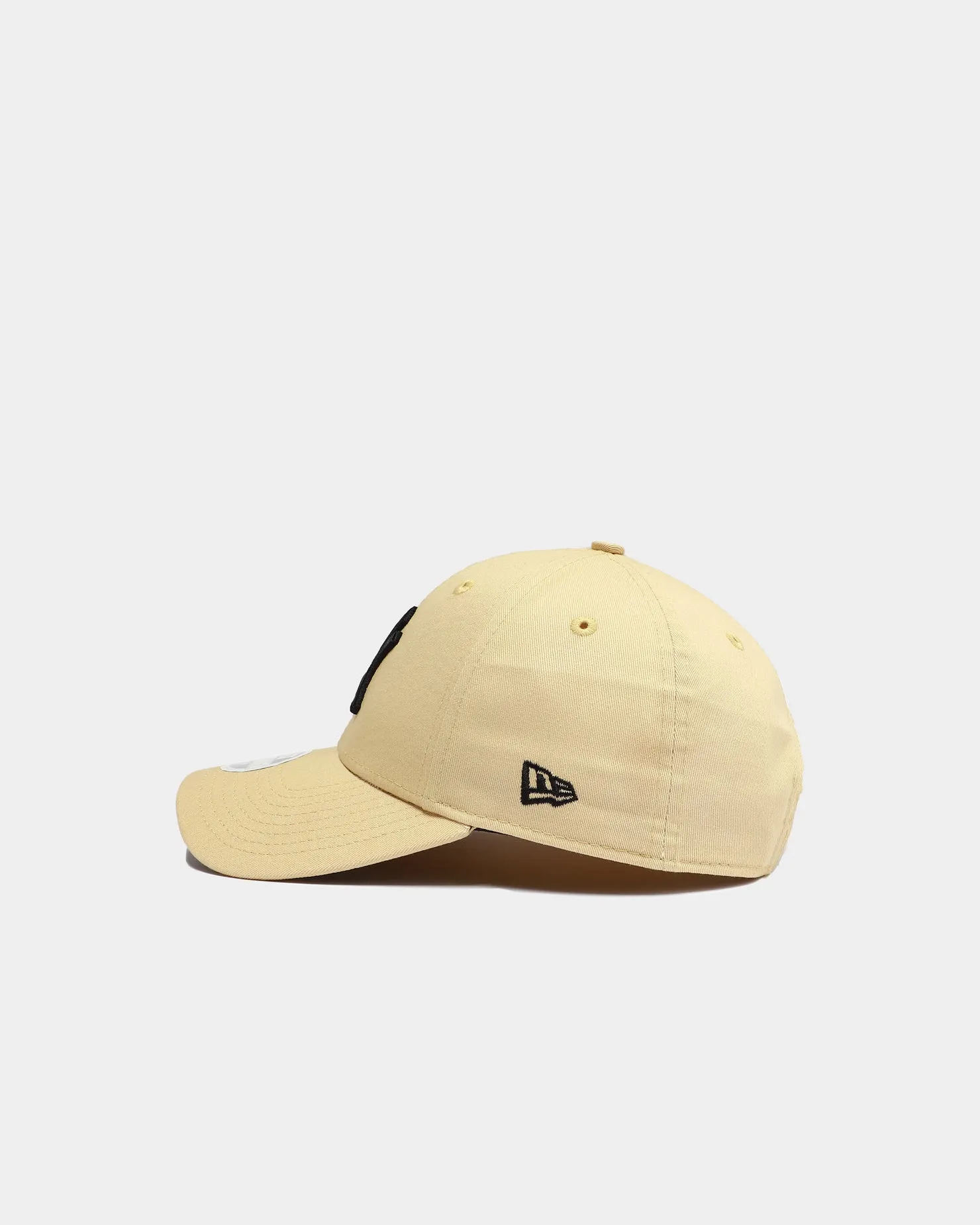 New Era Women's New York Yankees 9FORTY Snapback Vegas Gold