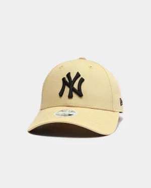 New Era Women's New York Yankees 9FORTY Snapback Vegas Gold