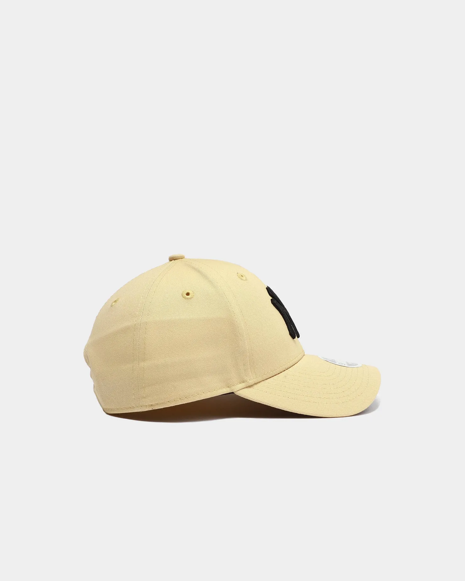 New Era Women's New York Yankees 9FORTY Snapback Vegas Gold