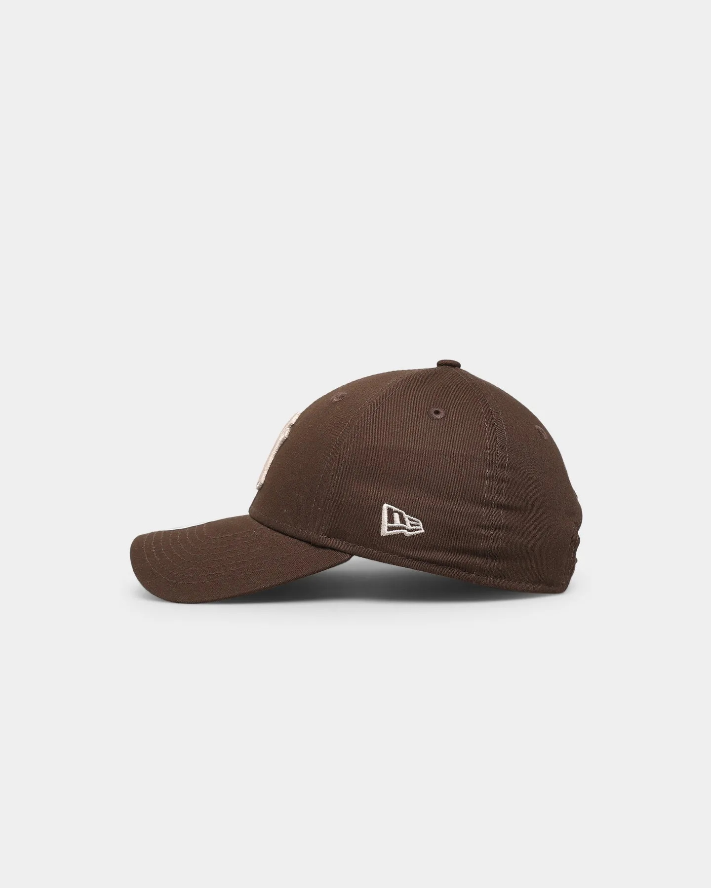 New Era Women's New York Yankees 'Choc Wafer' 9FORTY Casual Strapback Walnut