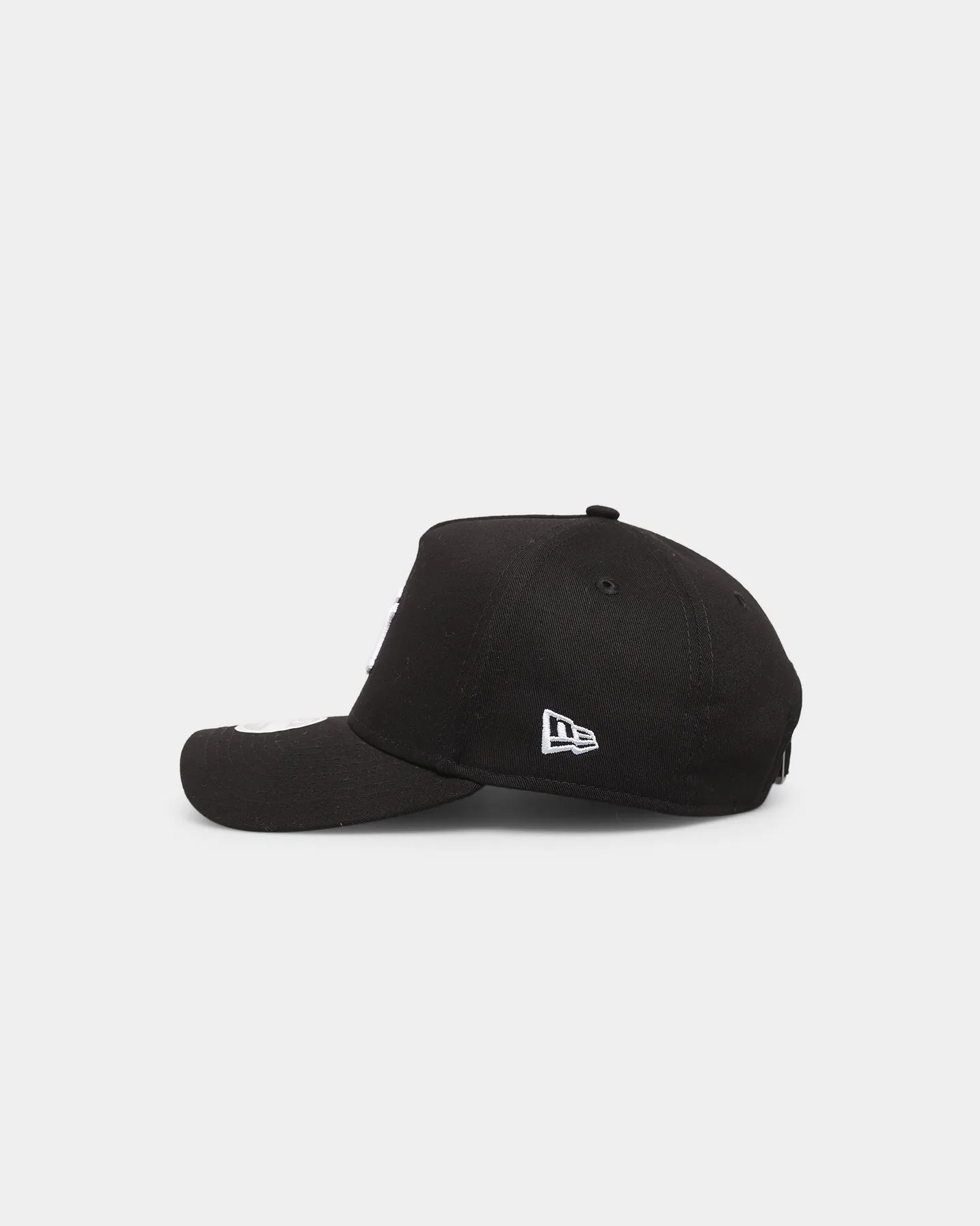 New Era Women's New York Yankees "Black & White World Series" 9FORTY A Frame Black/White