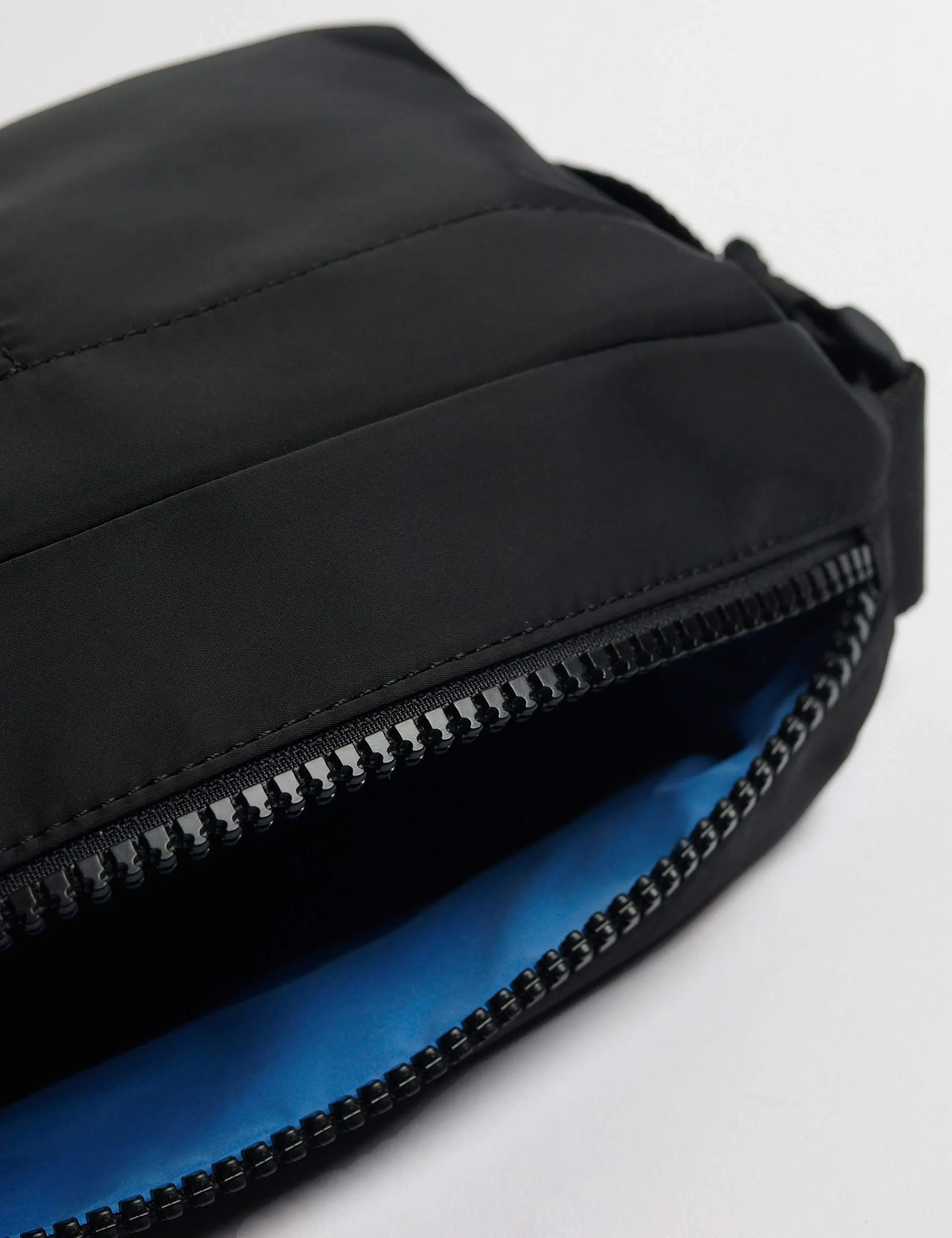 Strive Washbag - Black