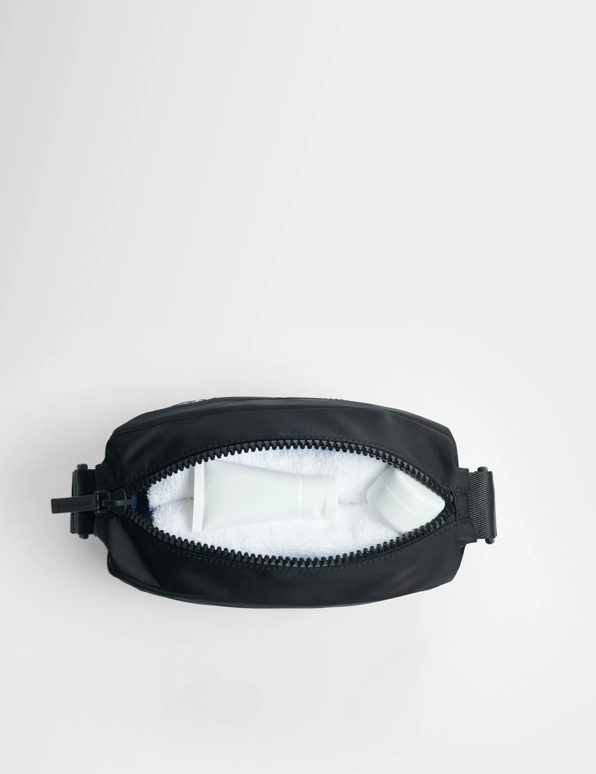Strive Washbag - Black