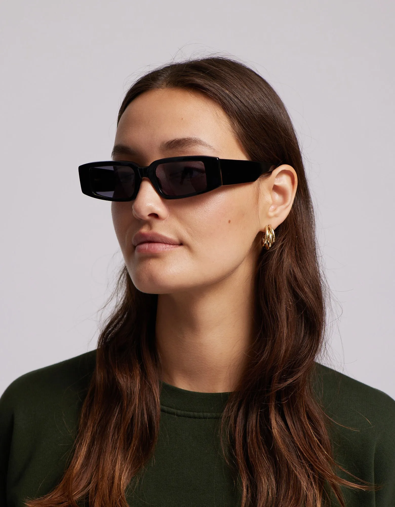 Sunglass 05 - Deep Black Solid - Lavender