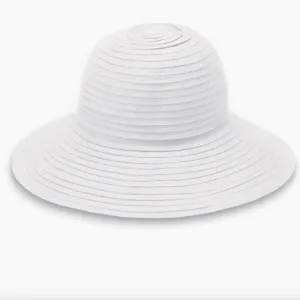 Wallaroo Scrunchie Hat - White